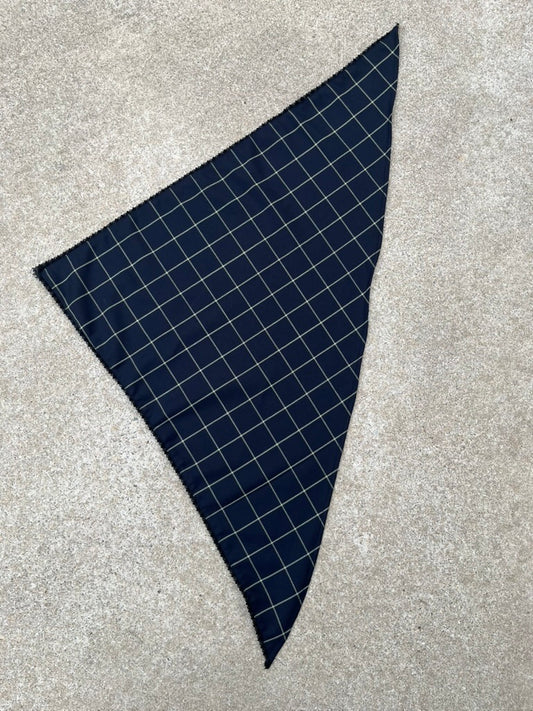 △ Scarf 2 - check navy