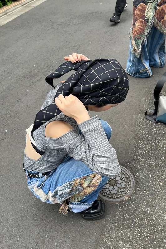 △ Scarf 2 - check navy