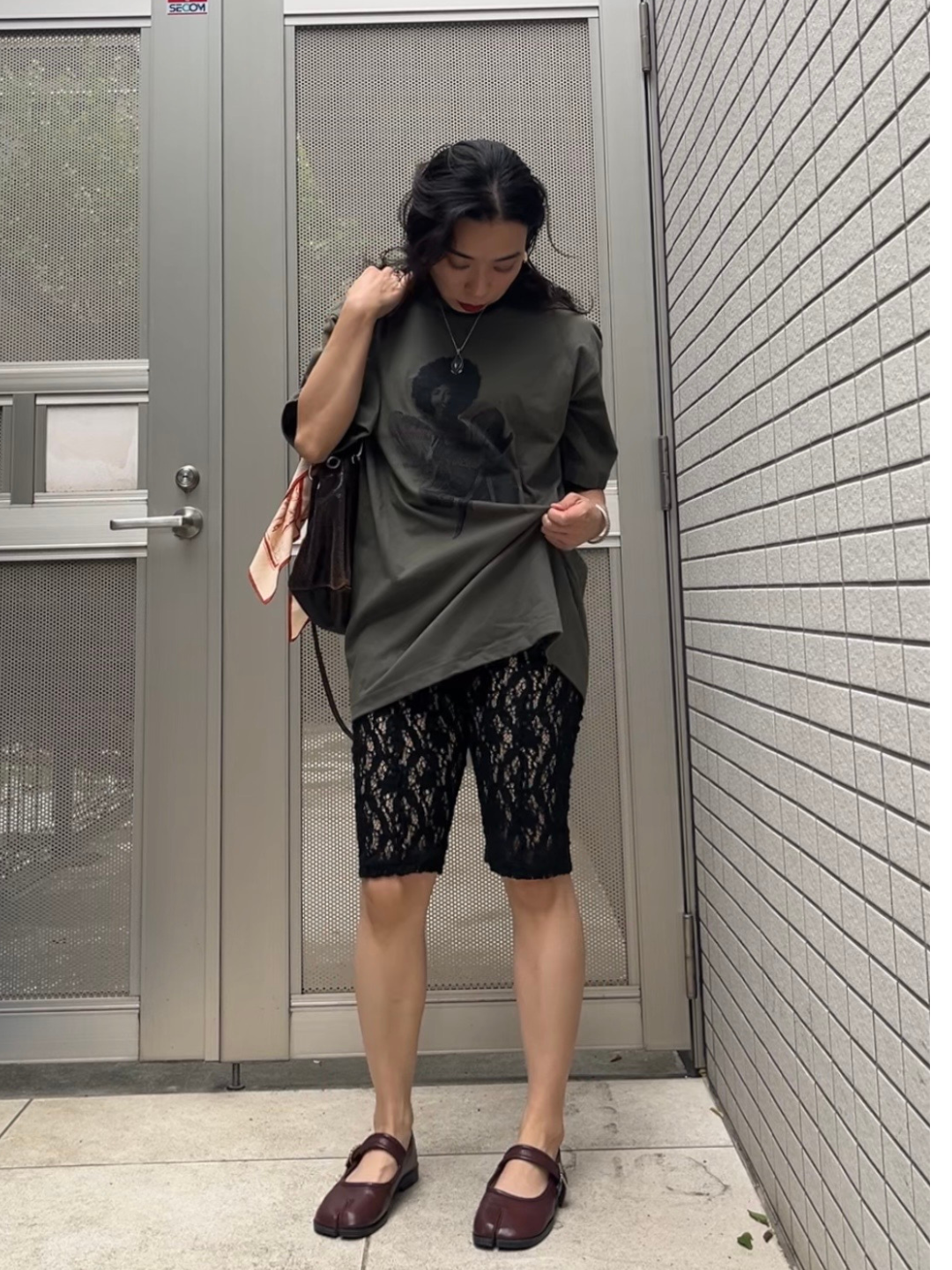 INDEPENDENT GIRL Box Tshirts ｜Khaki Vintage