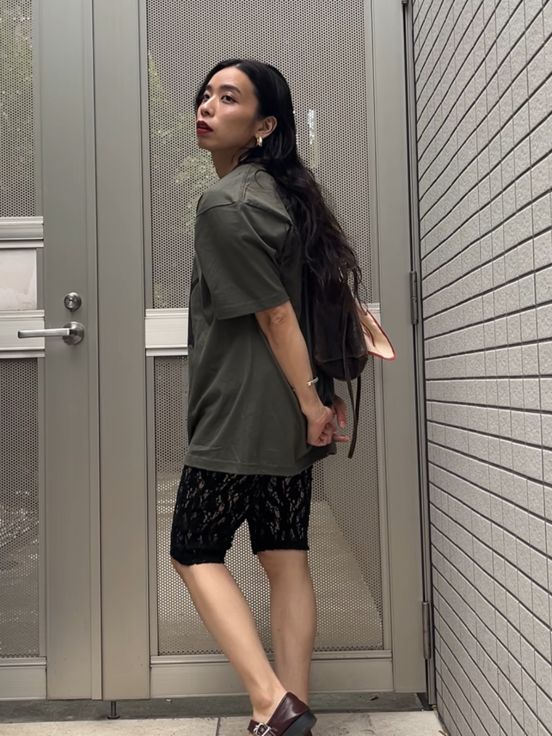 INDEPENDENT GIRL Box Tshirts ｜Khaki Vintage