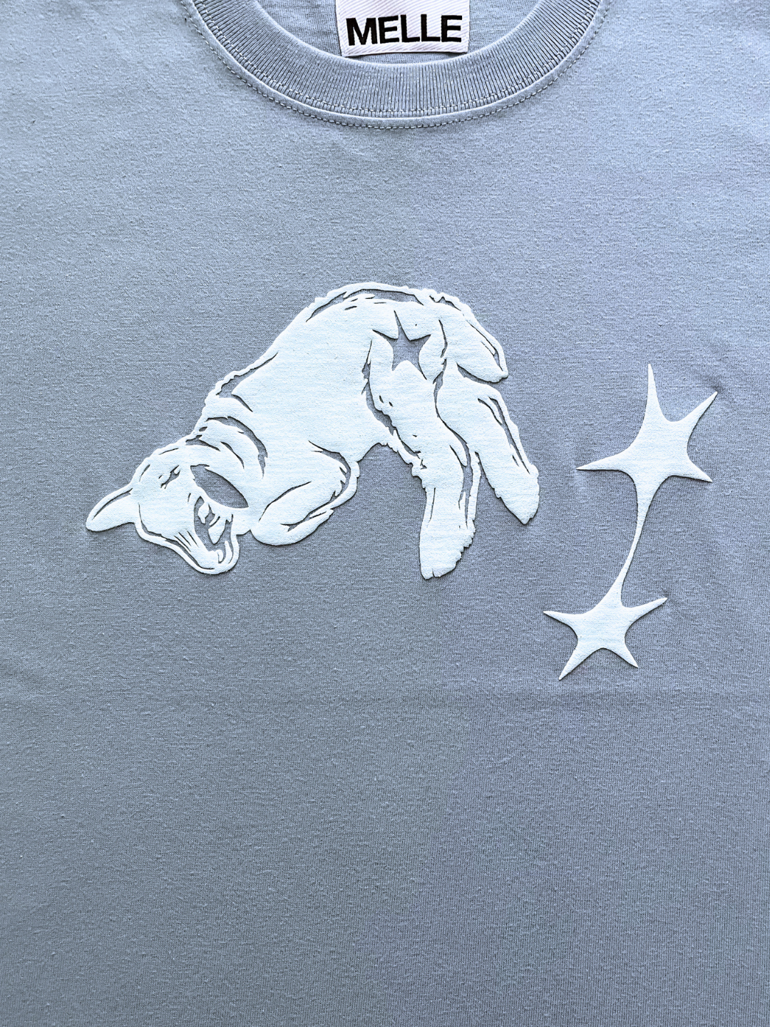 Fallin’ Lamb Fit T-shirt。 | Light Blue & Pastel Blue