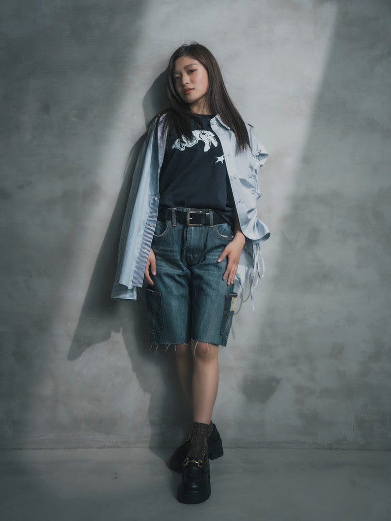 Fallin’ Lamb Fit T-shirt | Navy & Light Blue