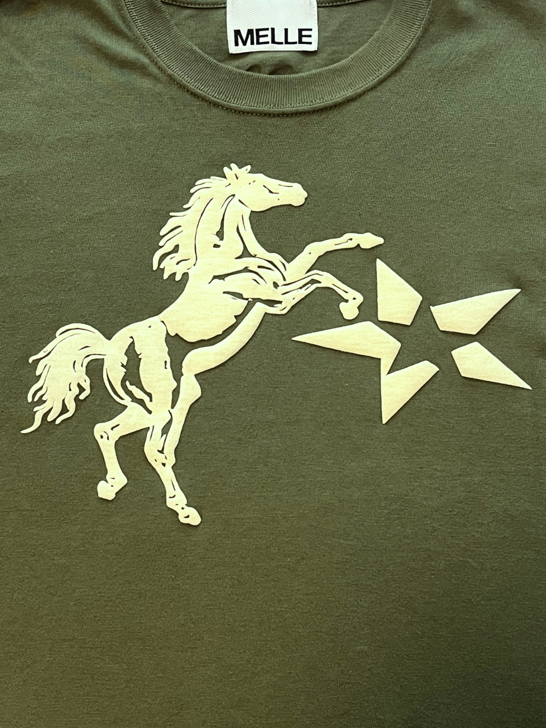 Jumpin’ Horse Fit T-shirt | Olive & Light Yellow