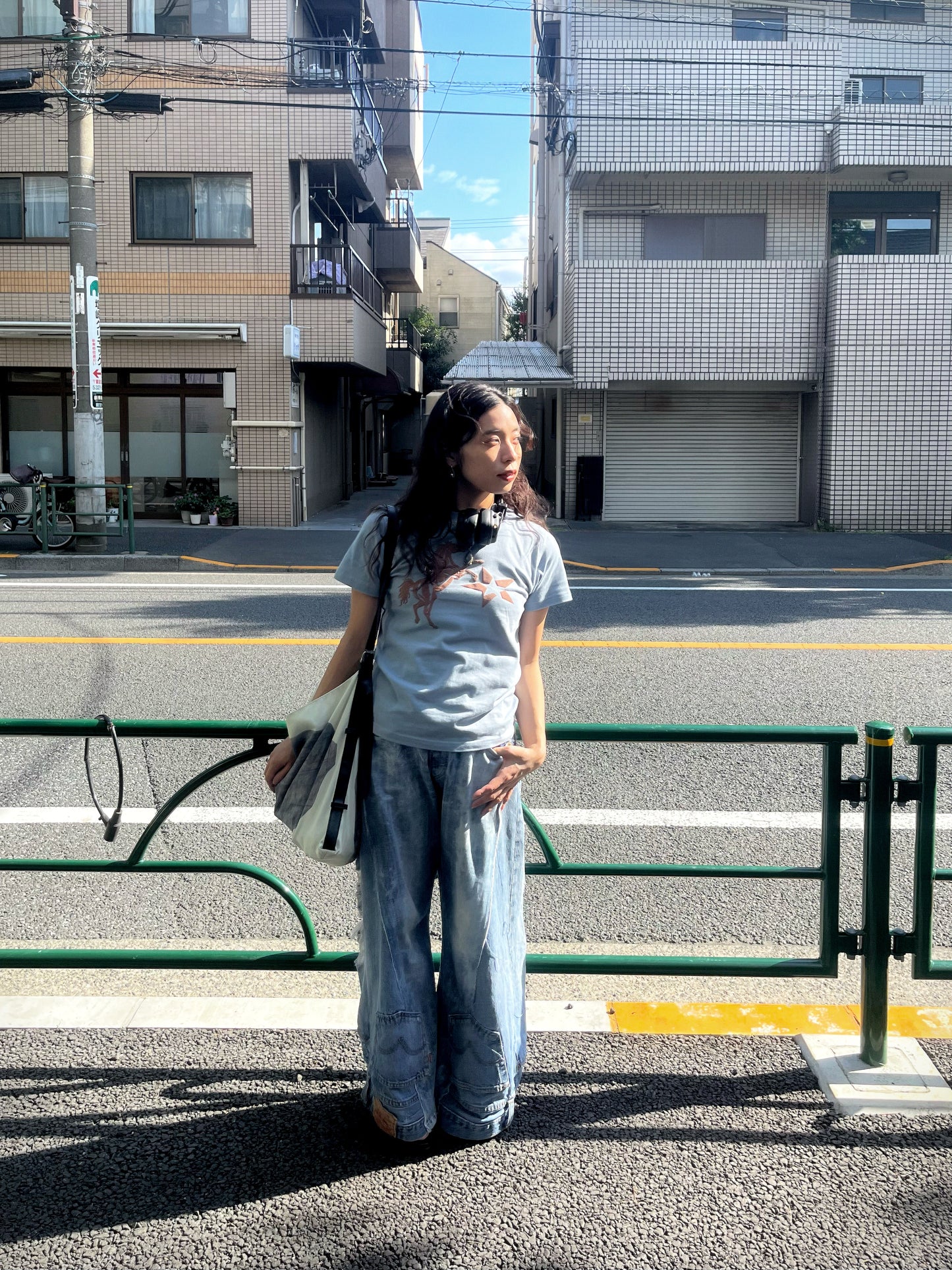 Jumpin’ Horse Fit T-shirt | Acid Blue × Light Blue