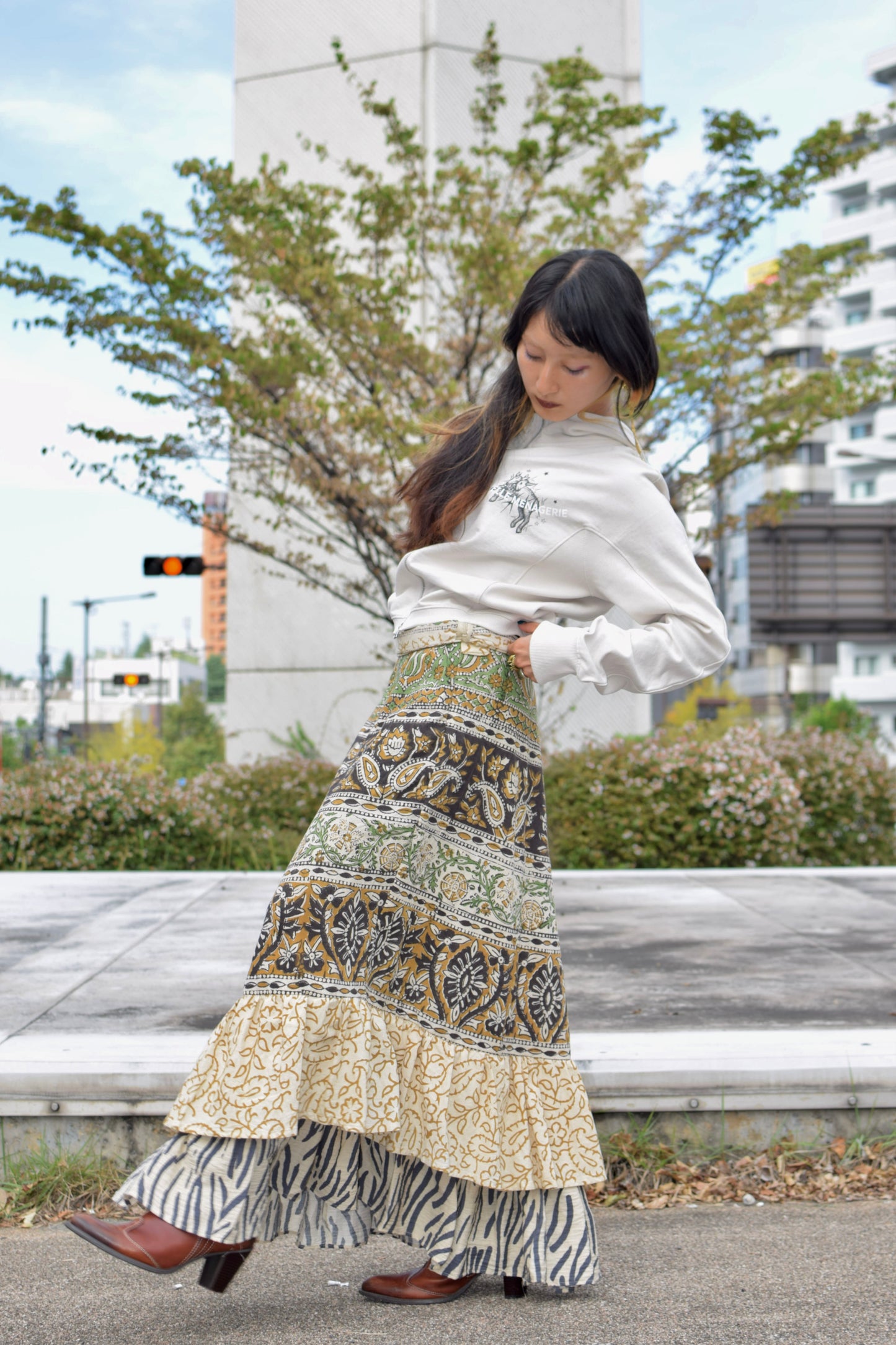 "Two-Headed Sheep" Balloon Fit Hoodie | cream (残り1点)