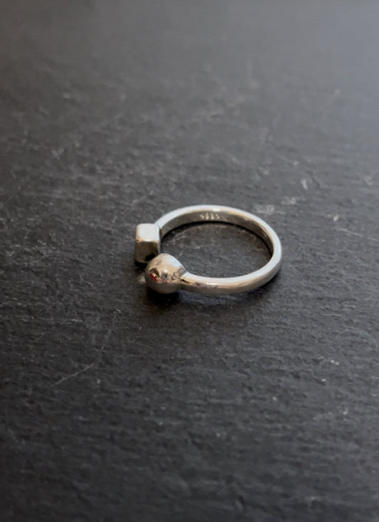 MELLE Ring 31 - "Axis" | Silver 925