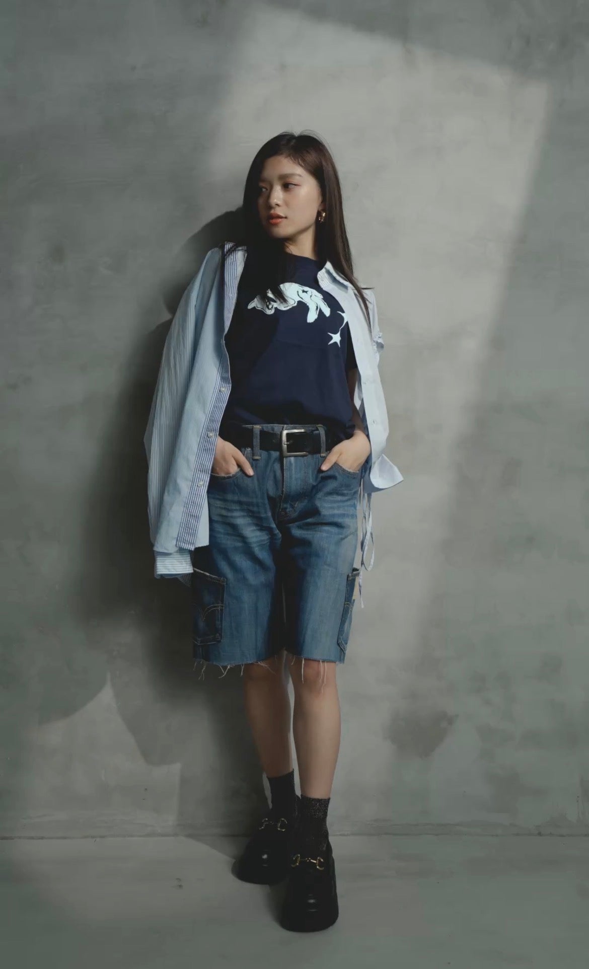 Fallin’ Lamb Fit T-shirt | Navy & Light Blue