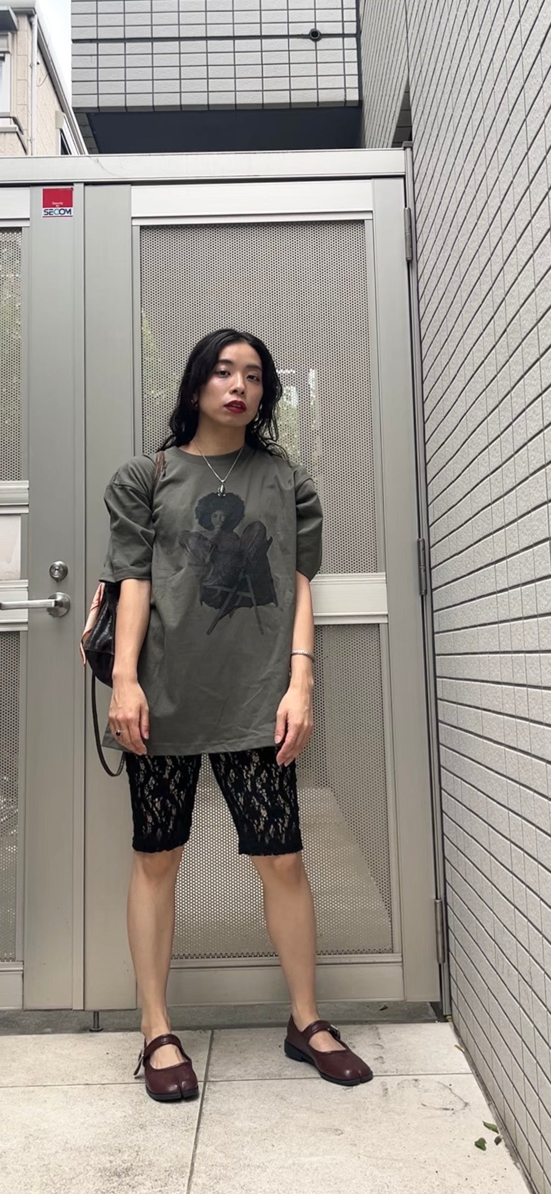 INDEPENDENT GIRL Box Tshirts ｜Khaki Vintage