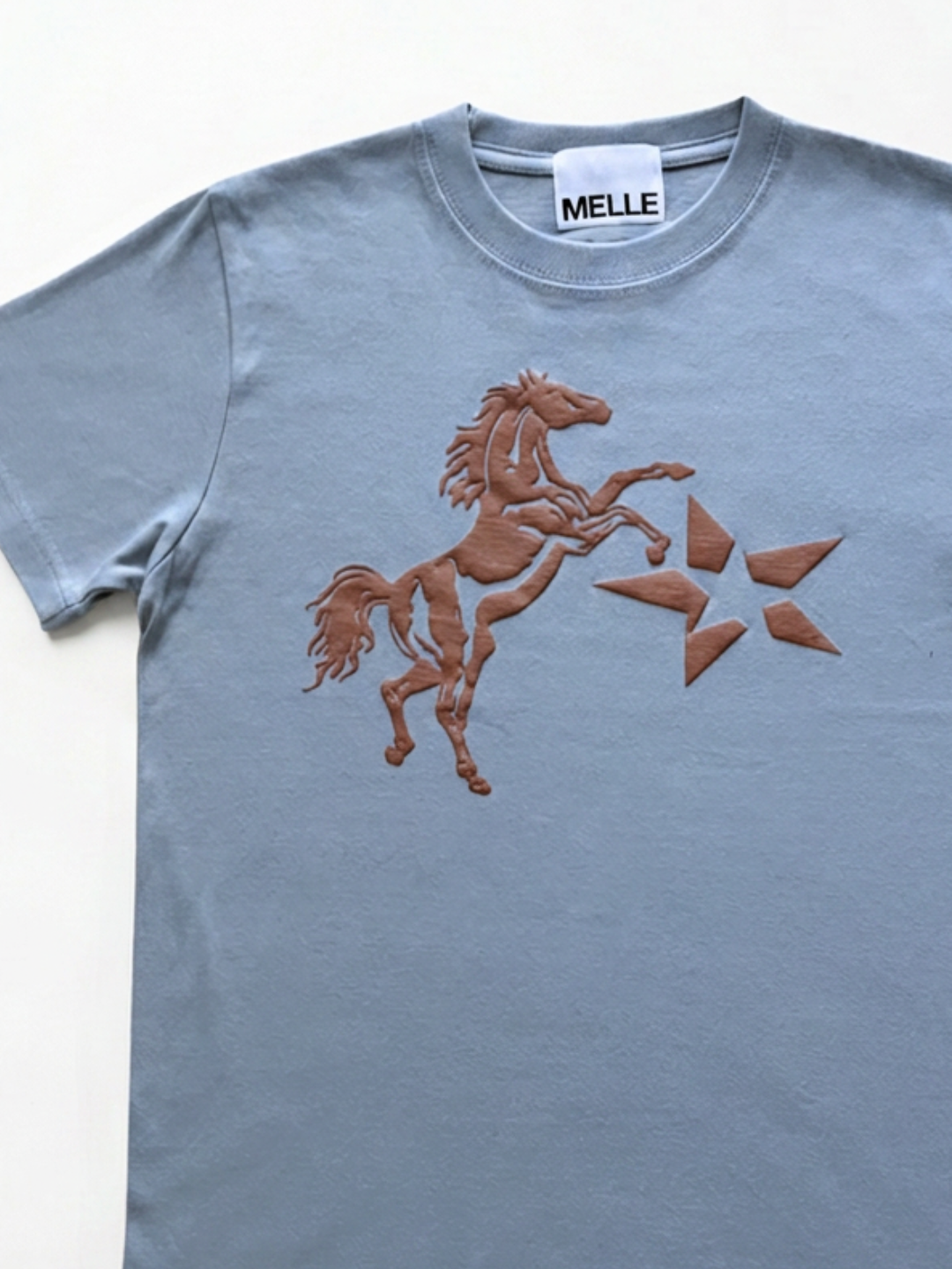 Jumpin’ Horse Fit T-shirt | Light Blue & Light Brown